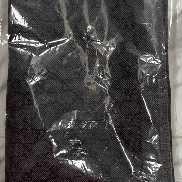 GUCCI GG GREY PATTERN REVERSIBLE FRINGE SCARF - Picture 16 of 16